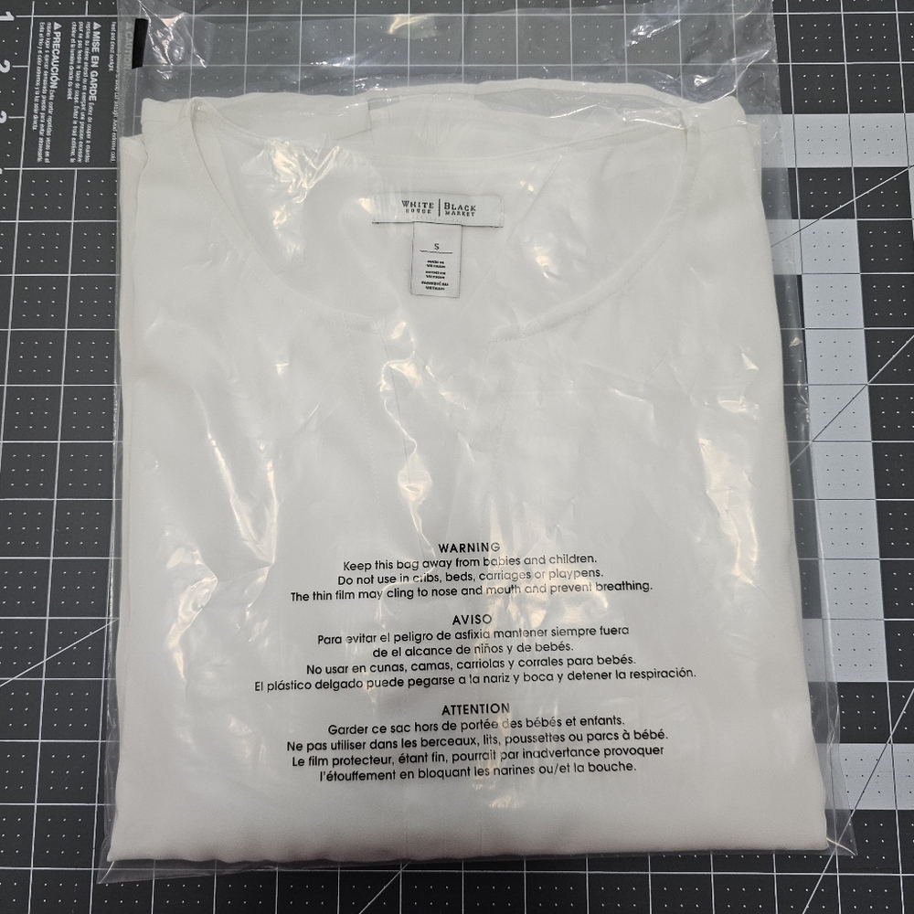 White Blouse size SMALL White House Black Market - Picture 9 of 10